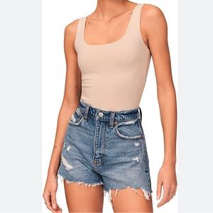 Abercrombie high rise mom short - medium destroy